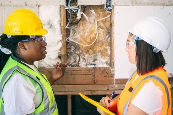 How Completing A Safety Officer Course Increases Your Job Prospects