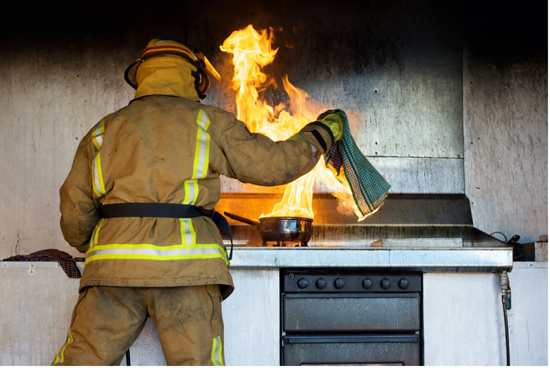 fire-fighting-training-kitchen-fire-min