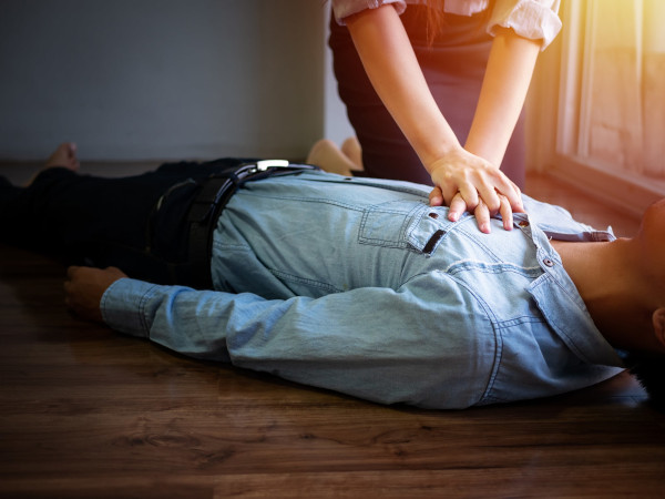 First-Aid-Training-Lady-Providing-CPR